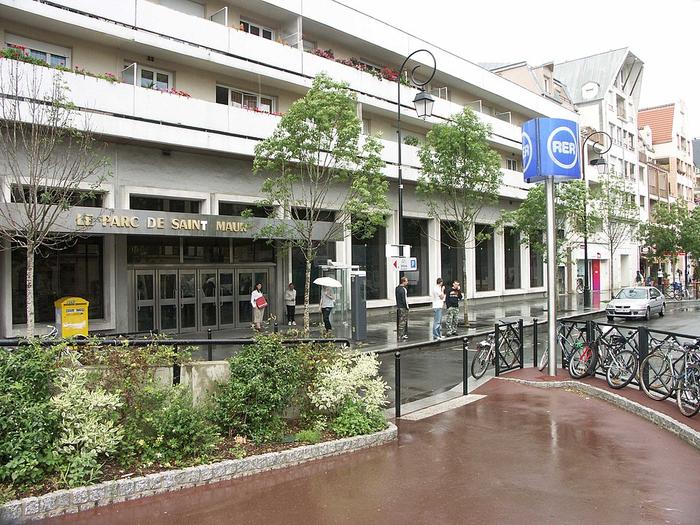 Saint-Maur-des-Fossés  - Immobilier - CENTURY 21 Les Clés du Parc - Gare_RER_Parc_de_St_Maur