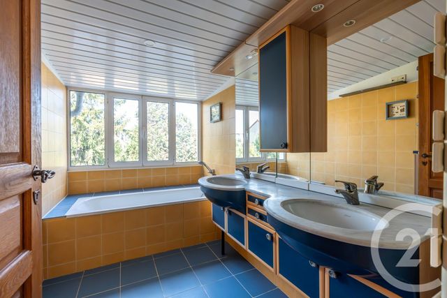 maison à vendre - 6 pièces - 138.74 m2 - ST MAUR DES FOSSES - 94 - ILE-DE-FRANCE - Century 21 Les Clés Du Parc
