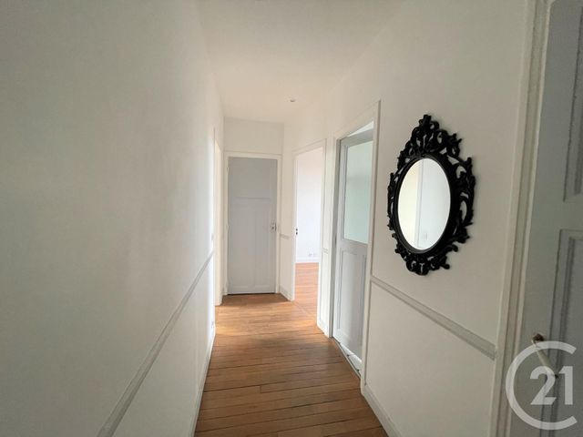  - LA VARENNE ST HILAIRE - 