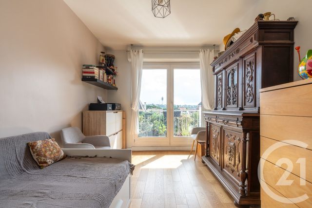 Afficher la photo en grand Appartement F3 à vendre - 3 pièces - 64.01 m2 - LA VARENNE ST HILAIRE - 94 - ILE-DE-FRANCE - Century 21 Les Clés Du Parc