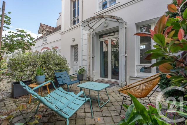  - LA VARENNE ST HILAIRE - 
