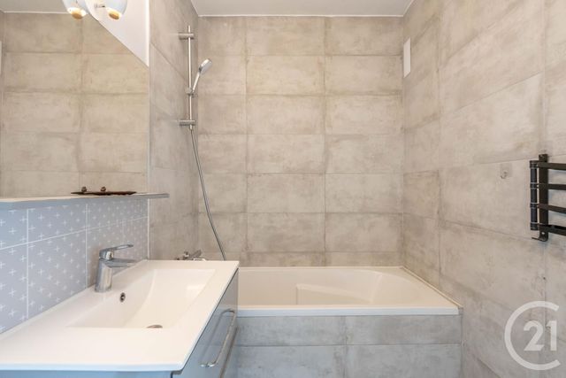 Appartement T3 à vendre - 3 pièces - 64.56 m2 - ST MAUR DES FOSSES - 94 - ILE-DE-FRANCE - Century 21 Les Clés Du Parc