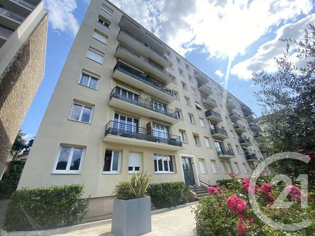 Appartement F3 à vendre ST MAUR DES FOSSES