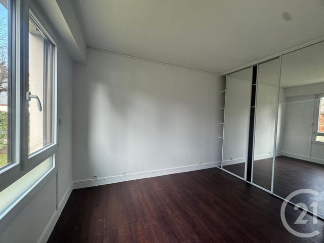 Afficher la photo en grand Appartement F2 à vendre - 2 pièces - 64.67 m2 - ST MAUR DES FOSSES - 94 - ILE-DE-FRANCE - Century 21 Les Clés Du Parc