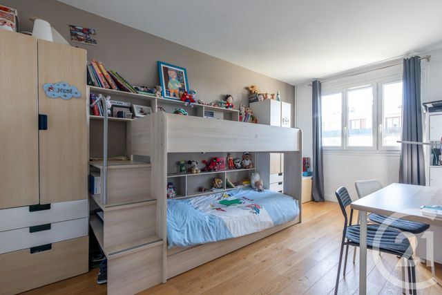 Afficher la photo en grand Appartement F4 à vendre - 4 pièces - 80.27 m2 - ST MAUR DES FOSSES - 94 - ILE-DE-FRANCE - Century 21 Les Clés Du Parc