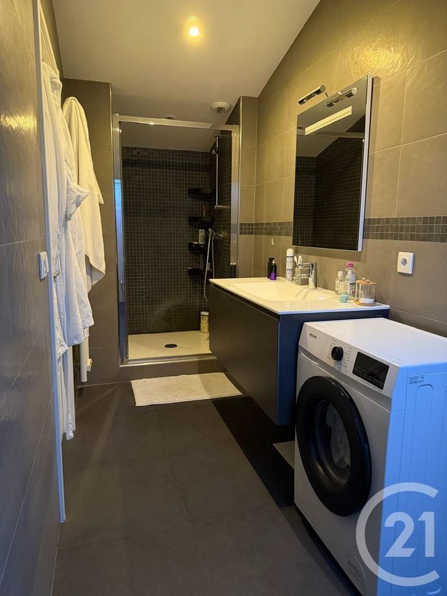 Appartement F2 à louer - 2 pièces - 59.14 m2 - LA VARENNE ST HILAIRE - 94 - ILE-DE-FRANCE - Century 21 Les Clés Du Parc