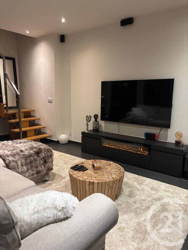 Appartement F2 à louer - 2 pièces - 59.14 m2 - LA VARENNE ST HILAIRE - 94 - ILE-DE-FRANCE - Century 21 Les Clés Du Parc