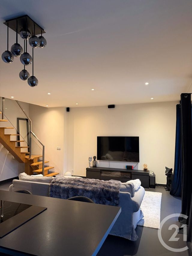 Appartement F2 à louer - 2 pièces - 59.14 m2 - LA VARENNE ST HILAIRE - 94 - ILE-DE-FRANCE - Century 21 Les Clés Du Parc