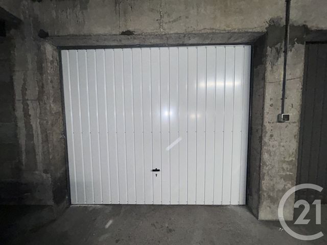 Parking à louer ST MAUR DES FOSSES