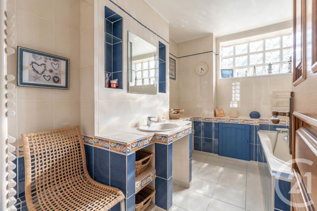 maison à vendre - 9 pièces - 174.0 m2 - ST MAUR DES FOSSES - 94 - ILE-DE-FRANCE - Century 21 Les Clés Du Parc