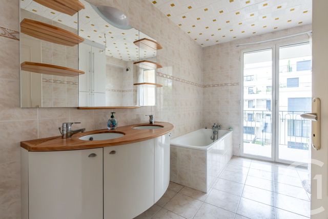 Appartement F4 à vendre - 4 pièces - 108.2 m2 - ST MAUR DES FOSSES - 94 - ILE-DE-FRANCE - Century 21 Les Clés Du Parc