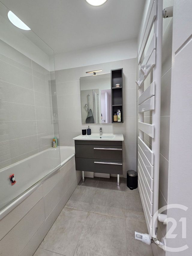 Appartement F4 à vendre - 4 pièces - 77.64 m2 - LA VARENNE ST HILAIRE - 94 - ILE-DE-FRANCE - Century 21 Les Clés Du Parc
